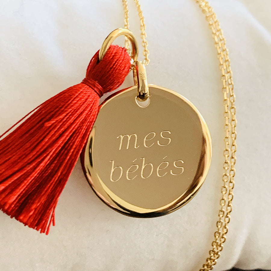 Collier personnalisé médaille et pompon en plaqué or 18 carats – Isabelle B