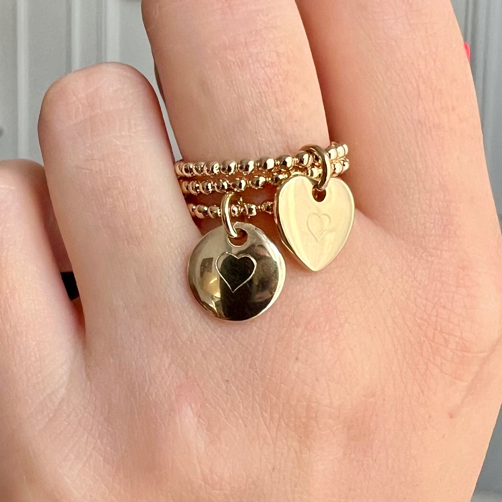 Bague Personnalisée Femme - Petites Perles Un Rang & Médaille Gravée – Plaqué Or 18K