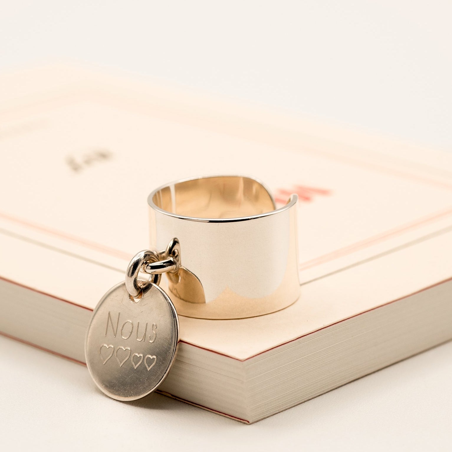 Bague Personnalisée Femme Ajustable – Médaille Gravée – Plaqué Or 18K