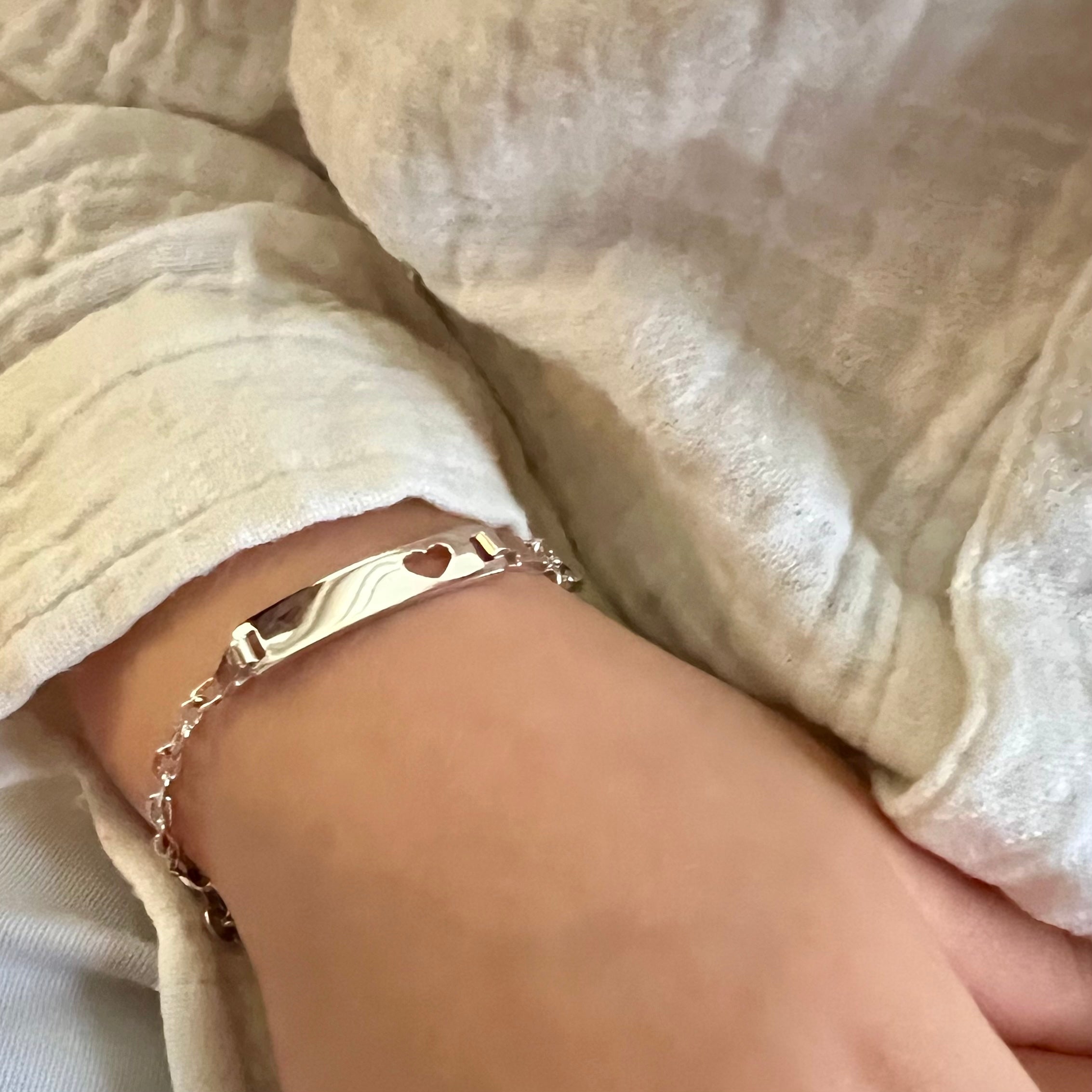Bracelet Enfant Personnalisé – Chaîne, Plaque avec Cœur – Argent 925